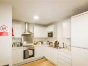 5 bedroom apartment for rent in Wadham Street, Weston...