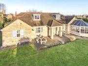 5 bedroom bungalow for sale in London Road Sleaford NG34...