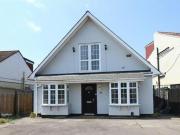 5 Bedroom Bungalow For Sale In Rainham, Greater London