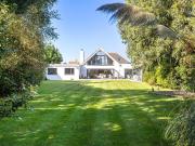 5 bedroom chalet for sale