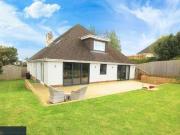 5 Bedroom Chalet For Sale In Lytchett Matravers, Poole