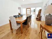 5 Bedroom Chalet House