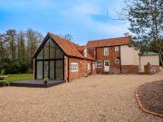 5 bedroom character property to rent