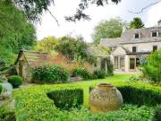 5 Bedroom Cottage For Rent In Chedworth