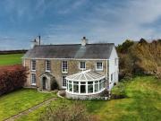 5 bedroom cottage for sale