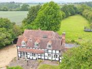 5 Bedroom Cottage House