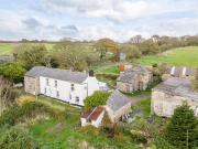 5 Bedroom Cottage House
