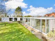 5 Bedroom Detached House