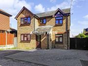 5 Bedroom Detached House