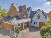 5 Bedroom Detached House
