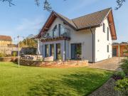 5 Bedroom Detached House