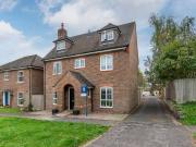 5 Bedroom Detached House