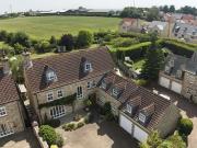 5 Bedroom Detached House 5 Bedroom Detached House