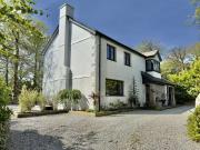 5 Bedroom Detached House 5 Bedroom Detached House