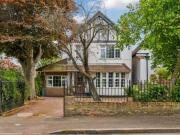 5 Bedroom Detached House