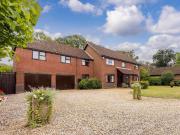 5 Bedroom Detached House