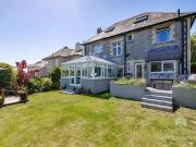 5 Bedroom Detached House