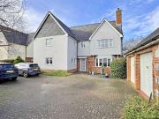 5 Bedroom Detached House