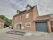 5 Bedroom Detached House
