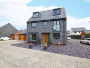 5 Bedroom Detached House