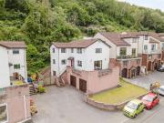 5 Bedroom Detached House
