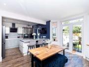 5 Bedroom Detached House