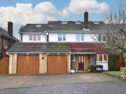 5 Bedroom Detached House