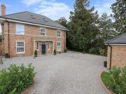 5 Bedroom Detached House