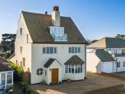 5 Bedroom Detached House