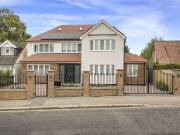 5 Bedroom Detached House