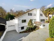 5 Bedroom Detached House