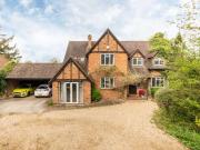 5 Bedroom Detached House 5 Bedroom Detached House
