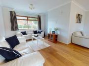 5 Bedroom Detached House