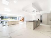 5 Bedroom Detached House