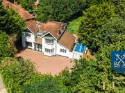 5 Bedroom Detached House