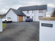 5 Bedroom Detached House