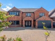 5 Bedroom Detached House