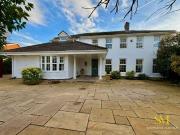 5 Bedroom Detached House