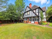 5 Bedroom Detached House