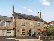 5 Bedroom Detached House