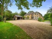 5 Bedroom Detached House