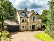 5 Bedroom Detached House 5 Bedroom Detached House