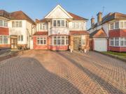 5 Bedroom Detached House