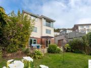 5 Bedroom Detached House