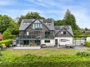 5 Bedroom Detached House