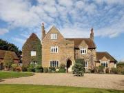 5 Bedroom Detached House For Rent In Beaconsfield,...