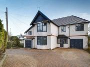 5 bedroom detached house for rent in Beverley Road Kirk...
