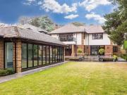 5 bedroom detached house for rent in Bingham Avenue,...