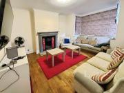 5 bedroom detached house for rent in Earlham Green Lane,...