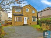 5 bedroom detached house for rent in Lynton Avenue,...